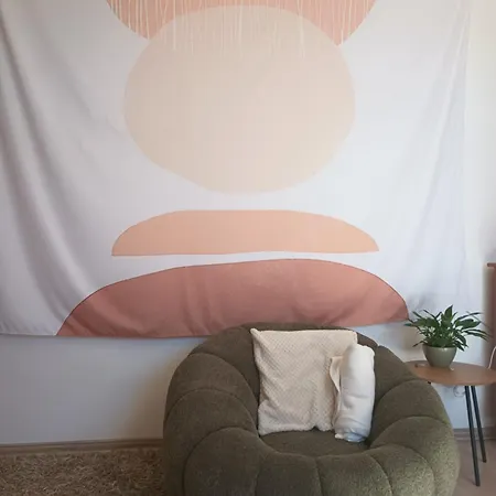 Untold Fest Nest - Fully Equipped, Sunny Appartement *