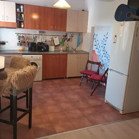 Untold Fest Nest - Fully Equipped, Sunny Appartement *